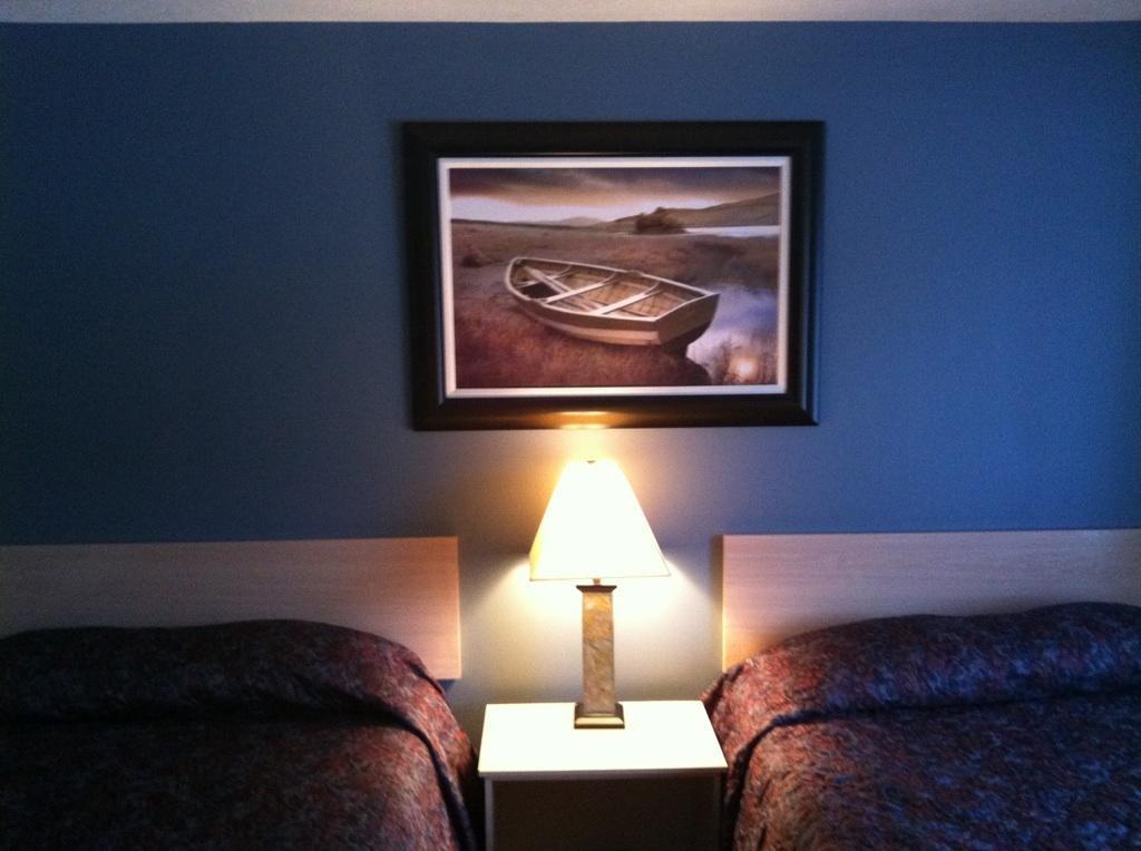 The Walla Walla Inn Rainy River Exterior foto